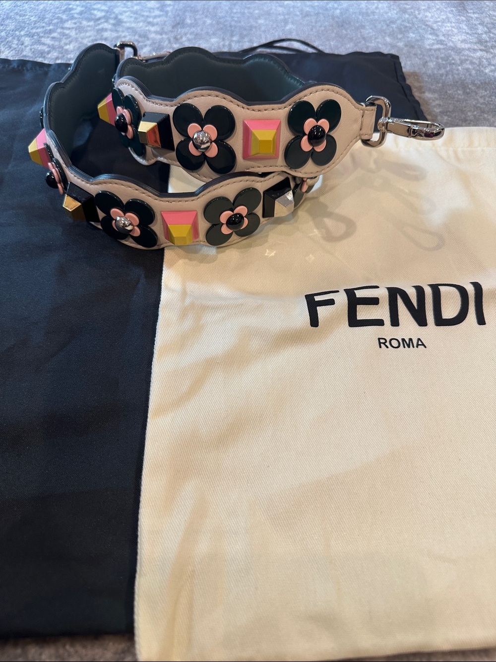 FENDI PURSE STRAP WITH GORGEOUS FLOWERS STUDS - Picture 3 of 12